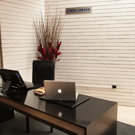 アバ プラヤ ホテル 4*